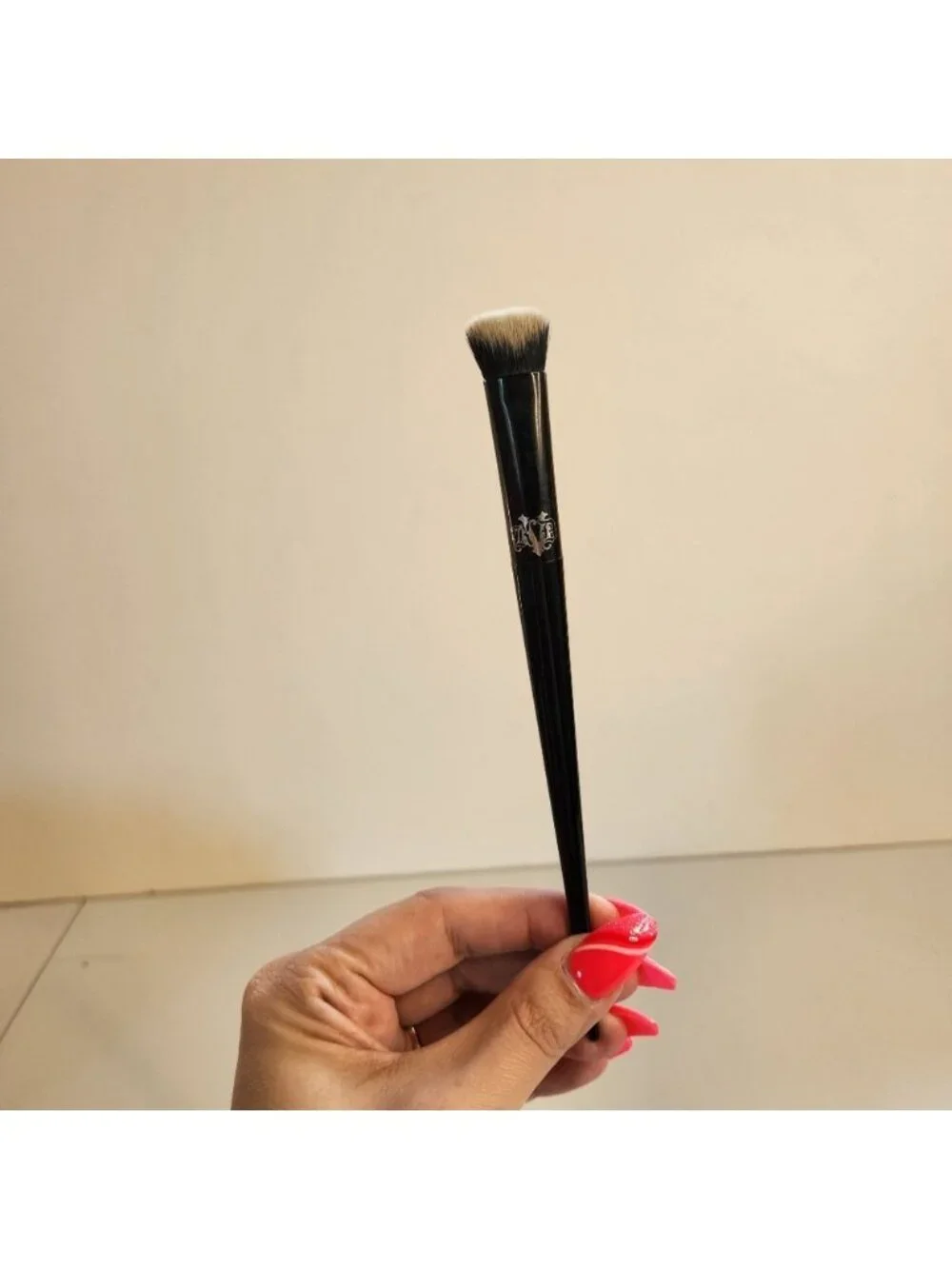 KAT VON D KVD Lock-It Edge Concealer Brush #40 Blending Makeup